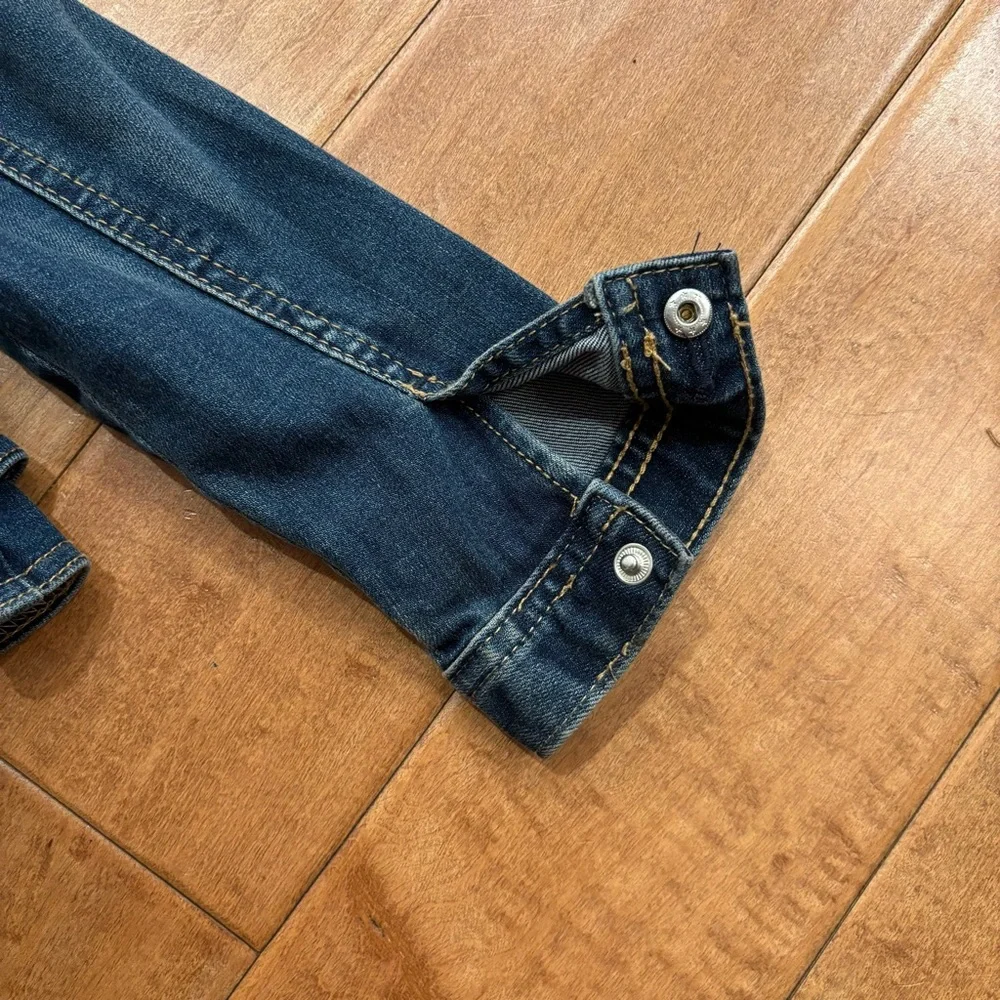 Genuine Kids Oshkosh Girls Toddler Blue Denim Jean Ruffle Snap Front Jacket 2T